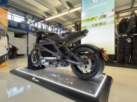 E-PERFORMANCE Schweiz Online Shop: Elektromotorrad LIVEWIRE One Liquid Black – 163 km/h, 63 kW – Original Ersatzteile &amp; Zubehör kaufen