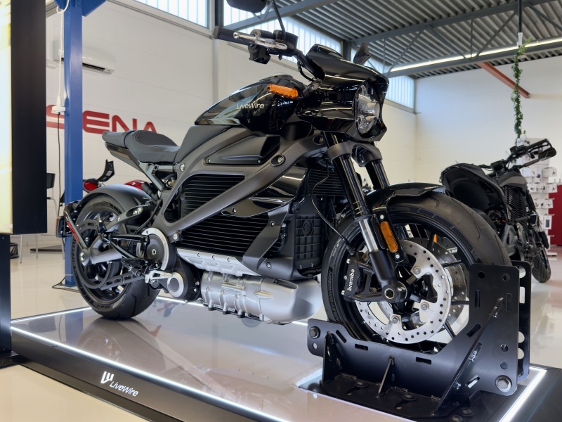 E-PERFORMANCE Schweiz Online Shop: Elektromotorrad LIVEWIRE One Liquid Black – 163 km/h, 63 kW – Original Ersatzteile &amp; Zubeh&#246;r kaufen