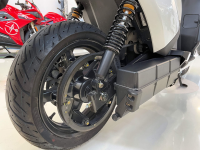 Elektroroller RAY 7.7 - Basic - Classic White