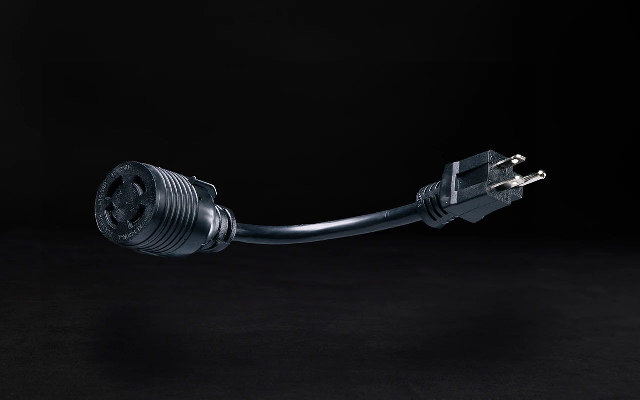 240-V-120-V-Netzkabeladapter